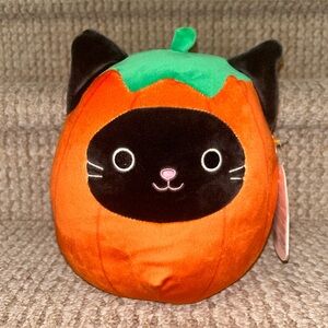 8 inch Calio squishmallow in pumpkin